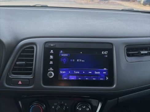 Certified 2022 Honda HR-V Sport image 24