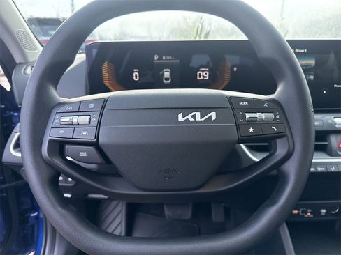 New 2025 Kia K4 LXS image 15