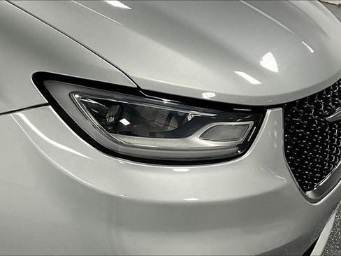 Used 2023 Chrysler Pacifica Limited image 29