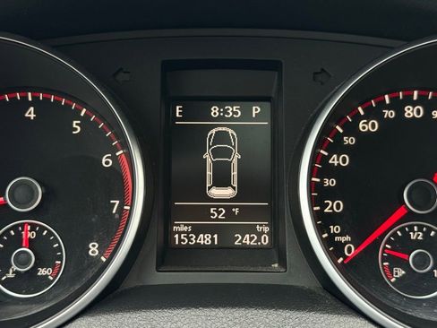 Used 2011 Volkswagen Golf 4-Door image 28