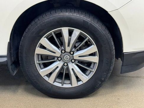 Used 2020 Nissan Pathfinder SL AWD/4WD image 4
