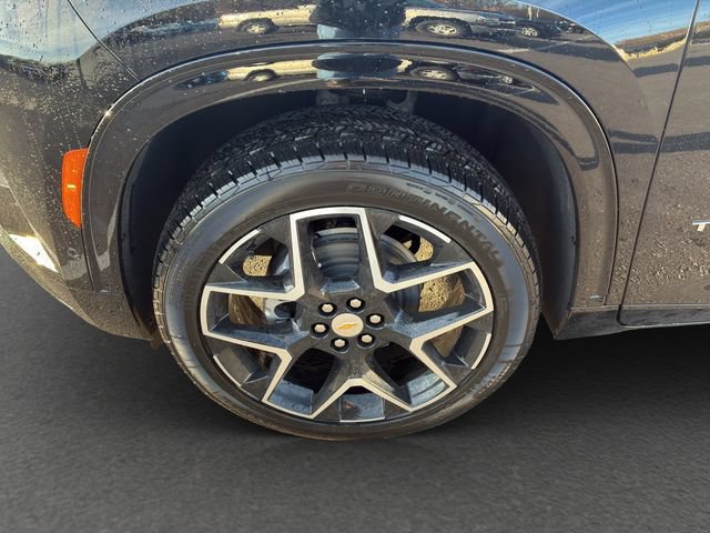 Used 2026 Chevrolet Traverse High Country w/ LPO, Floor Liner Package AWD/4WD image 8