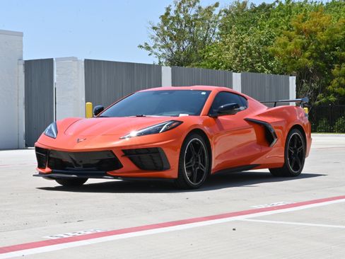 Used 2025 Chevrolet Corvette Stingray Preferred Cpe w/ Z51 Performance Package RWD image 5