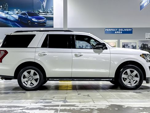 Used 2019 Ford Expedition XLT w/ Equipment Group 202A image 7