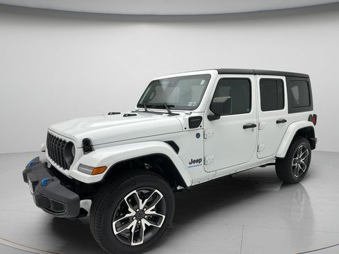 Used 2024 Jeep Wrangler Unlimited w/ Convenience Group AWD/4WD image 6