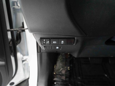 Used 2024 Toyota Corolla Cross AWD Hybrid image 11