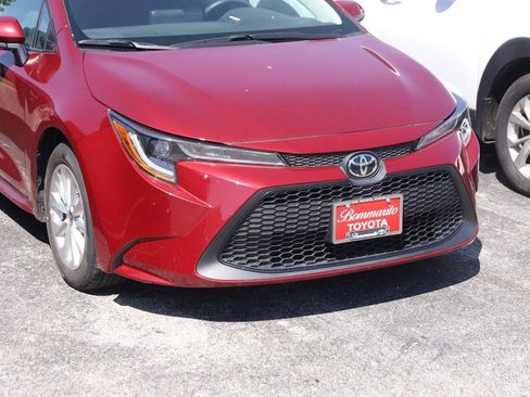 Used 2022 Toyota Corolla LE w/ LE Convenience Package FWD image 2