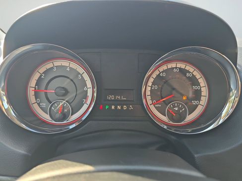 Used 2013 Dodge Grand Caravan SXT w/ UConnect Hands-Free Group FWD image 12