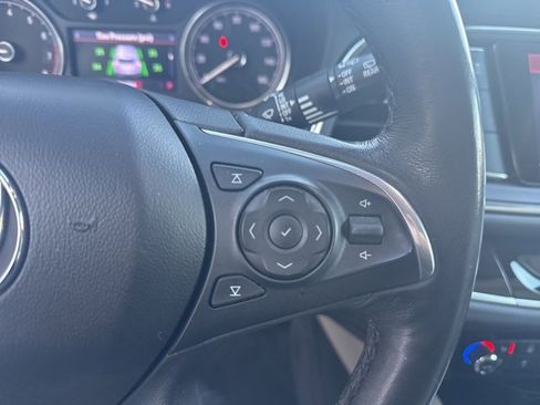 Used 2020 Buick Enclave Premium w/ Sun and Sites Package image 12