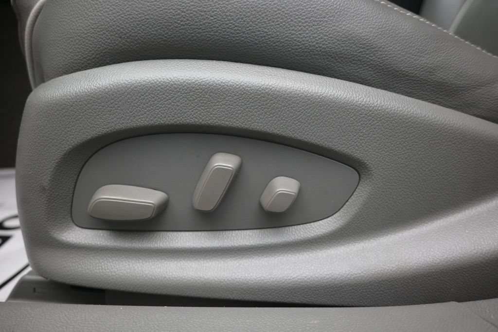 Used 2018 Chevrolet Impala Premier FWD image 11