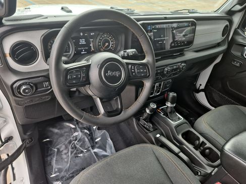 Used 2024 Jeep Wrangler Unlimited Sport AWD/4WD image 10