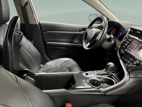 Used 2020 Toyota Camry XSE image 34