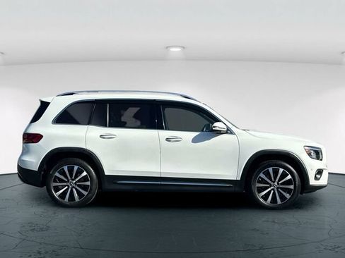 Used 2021 Mercedes-Benz GLB 250 4MATIC image 7