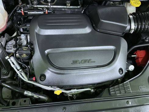 Used 2021 Chrysler Pacifica Touring w/ Cold Weather Group image 31