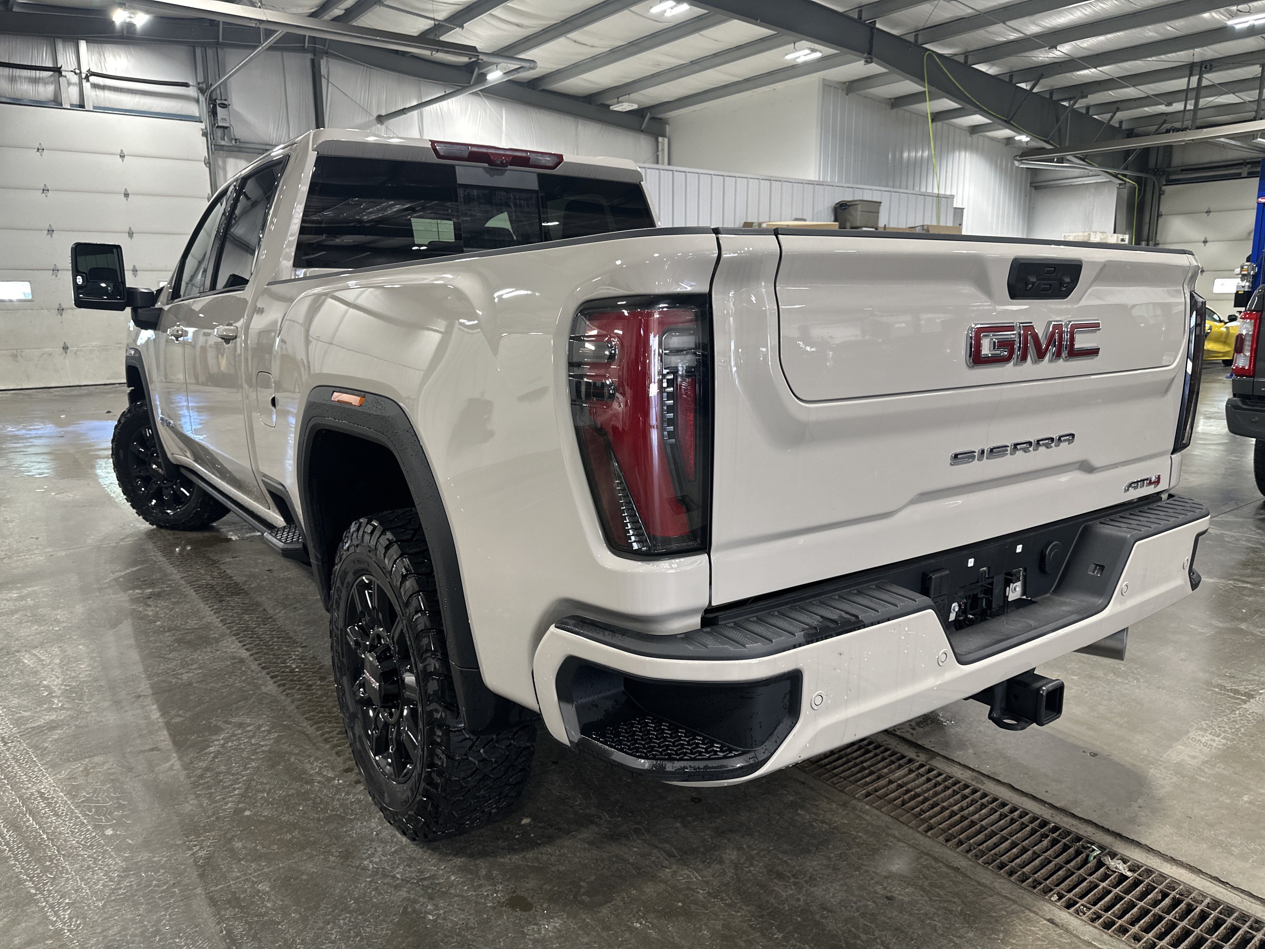 Used 2026 GMC Sierra 3500 AT4 w/ AT4 Premium Plus Package AWD/4WD image 4