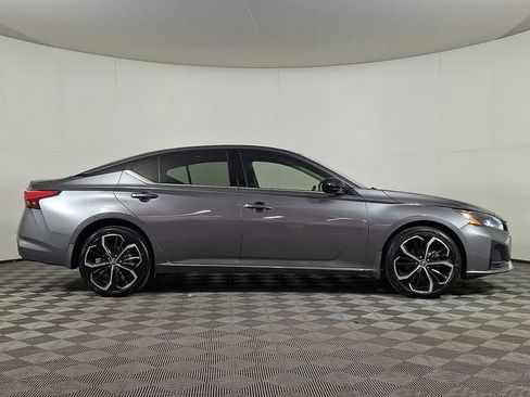 Used 2023 Nissan Altima 2.5 SR w/ SR Premium Package AWD/4WD image 10