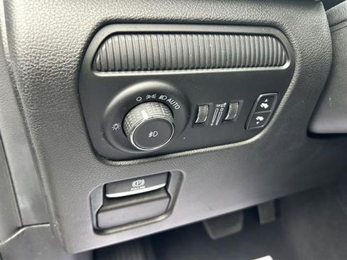 Used 2023 Jeep Wagoneer L Series II image 12