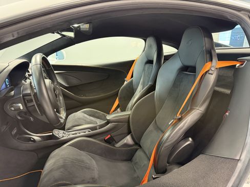 Used 2019 McLaren 570S Coupe RWD image 10