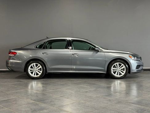 Used 2020 Volkswagen Passat 2.0T SE FWD image 4