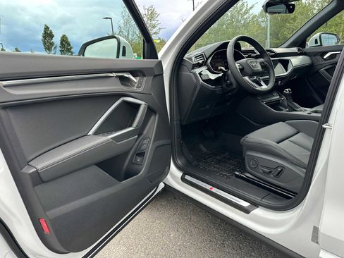 New 2025 Audi Q3 2.0T Premium image 19