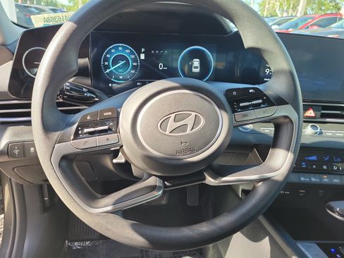 Used 2024 Hyundai Elantra SEL FWD image 24
