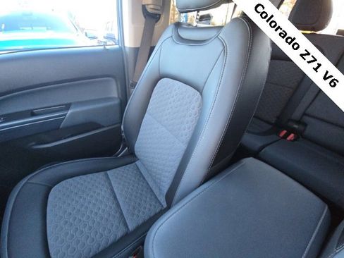 Used 2022 Chevrolet Colorado Z71 image 32