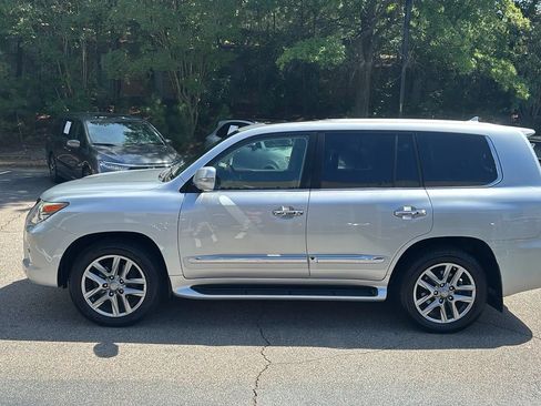 Used 2014 Lexus LX 570 4WD image 8