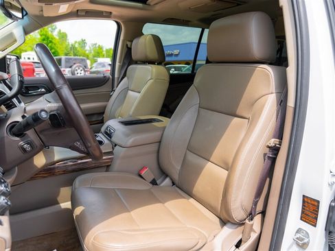 Used 2020 GMC Yukon XL SLT w/ Premium Edition AWD/4WD image 19