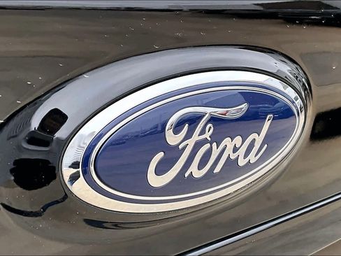 Used 2020 Ford Edge ST-Line w/ Cold Weather Package image 29