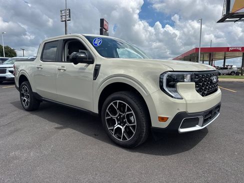 Used 2025 Ford Maverick Lariat w/ 4K Tow Package AWD/4WD image 9