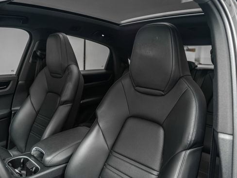 Used 2022 Porsche Cayenne Coupe AWD/4WD image 26
