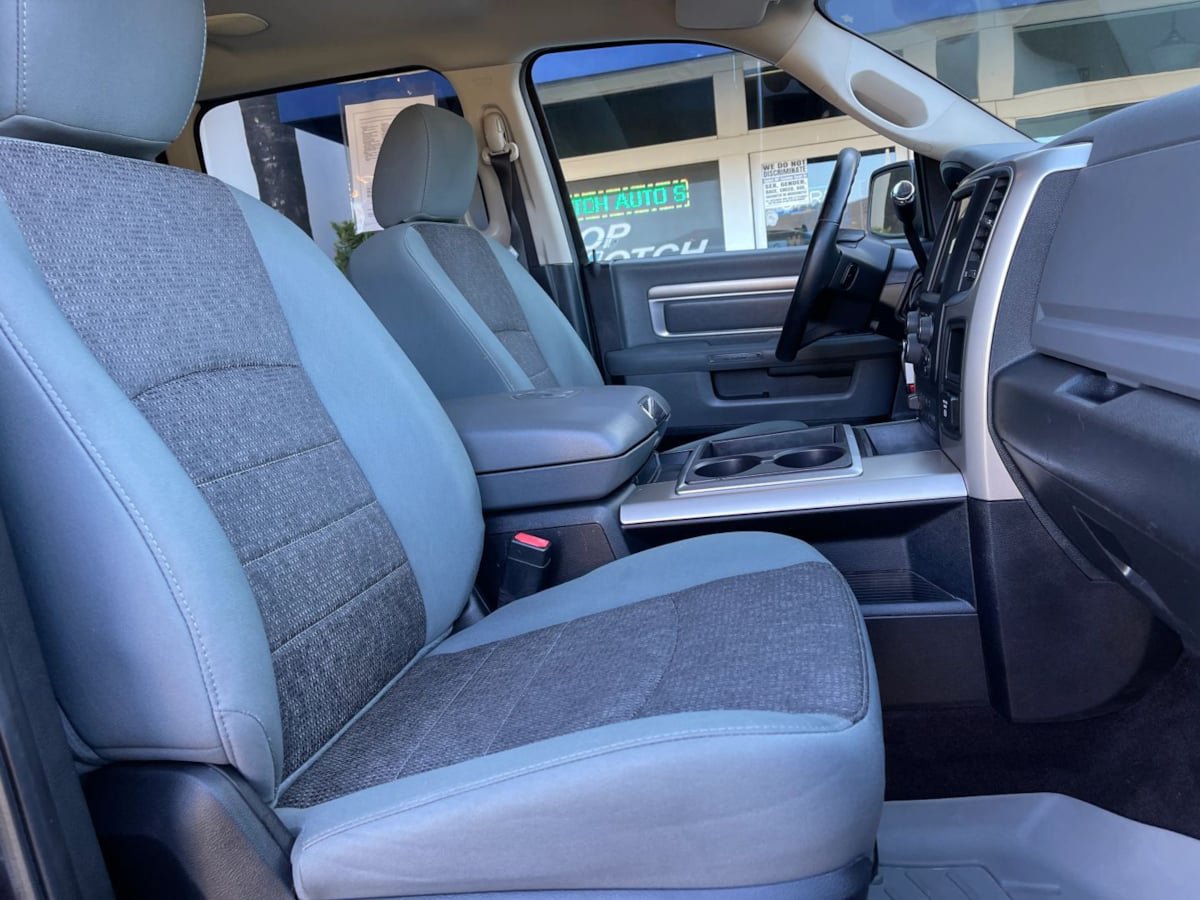 Used 2014 RAM 2500 SLT w/ Luxury Group AWD/4WD image 30