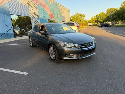 Used 2014 Honda Accord Sport image 3