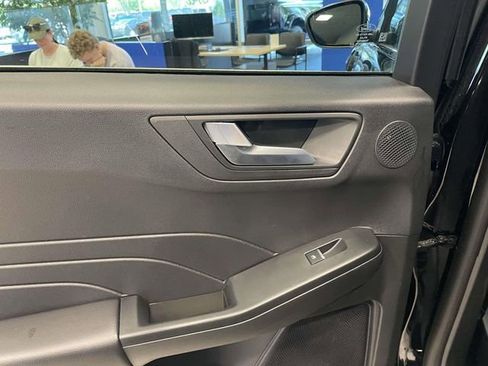 New 2025 Ford Escape SE w/ PHEV Premium Package FWD image 23
