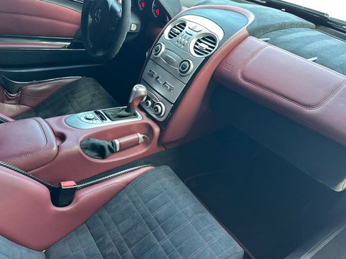 Used 2005 Mercedes-Benz SLR image 15