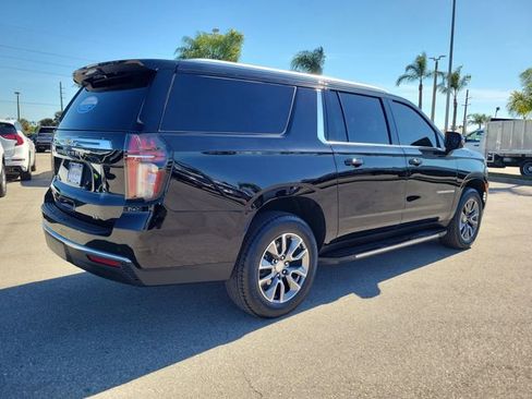 Certified 2024 Chevrolet Suburban LT w/ Luxury Package image 4