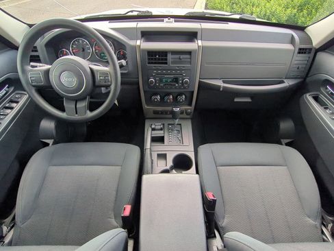 Used 2012 Jeep Liberty Sport AWD/4WD image 15