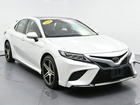 Used 2019 Toyota Camry XSE w/ Driver Assist Package FWD image 2