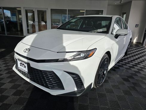 Used 2025 Toyota Camry SE image 53