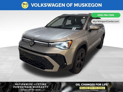 New 2026 Volkswagen Taos SEL image 3