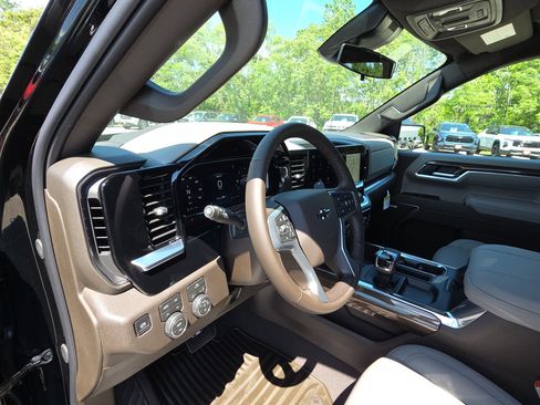 New 2026 Chevrolet Silverado 1500 RST w/ Convenience Package II AWD/4WD image 15