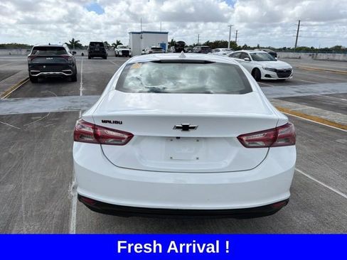 Used 2023 Chevrolet Malibu LT w/ Redline Edition image 17