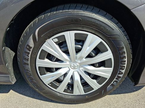 Used 2019 Toyota Camry LE FWD image 9