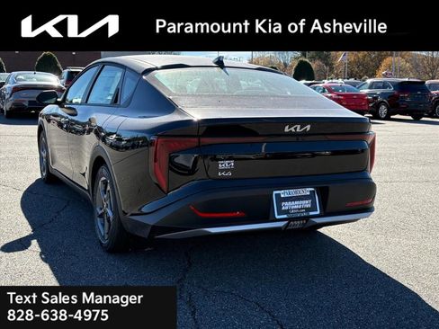 New 2025 Kia K4 LXS image 4