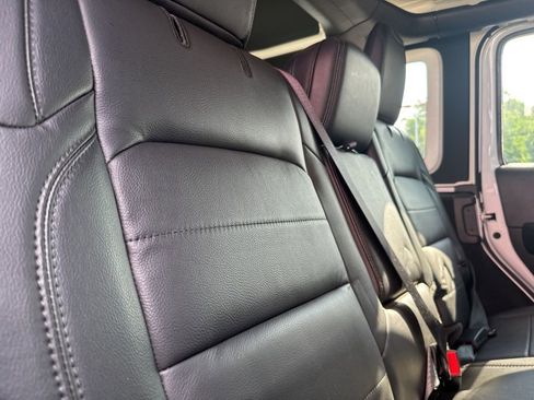 Used 2023 Jeep Wrangler Altitude image 63