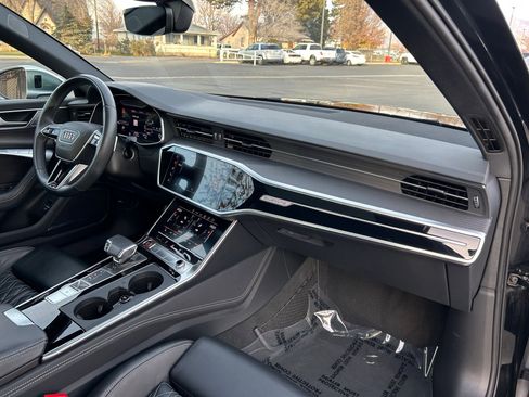 Used 2021 Audi S6 Prestige w/ Prestige Package image 26
