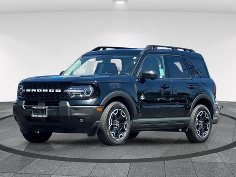 Certified 2025 Ford Bronco Sport Outer Banks w/ Outer Banks Tech Package+ AWD/4WD image 9