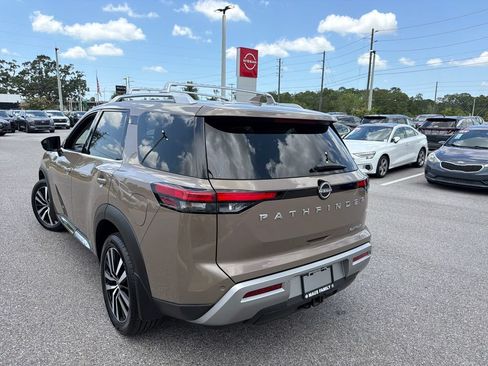 Certified 2024 Nissan Pathfinder Platinum FWD image 5