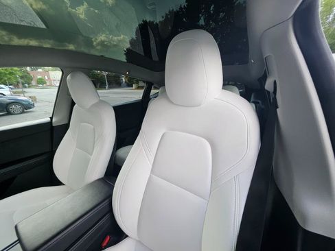 Used 2023 Tesla Model Y Long Range AWD/4WD image 38