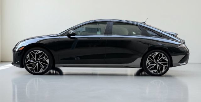 Used 2023 Hyundai Ioniq 6 SEL RWD image 4